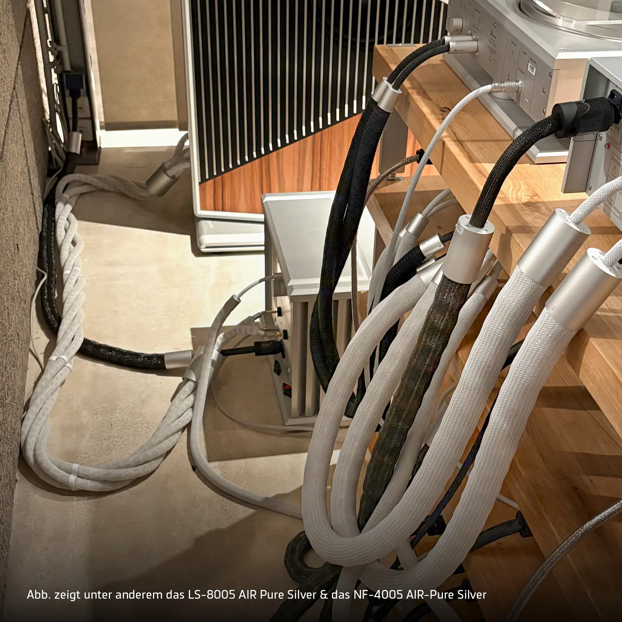 inakustik LS 8005 AIR Pure Silver speaker cable in use