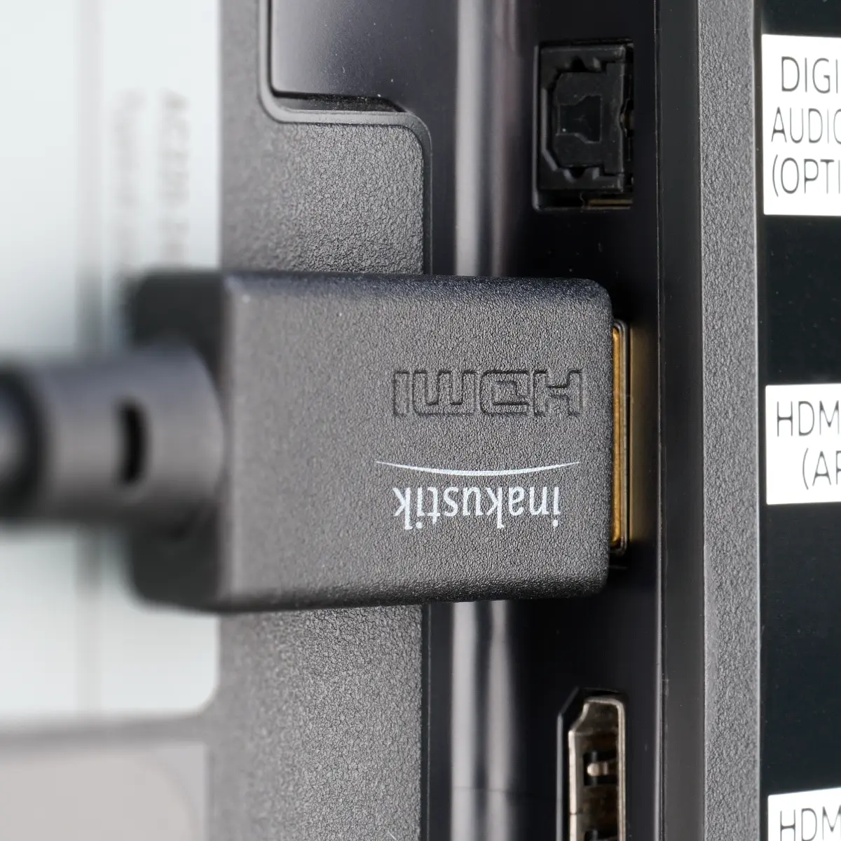 in-akustik Ultra High Speed HDMI Kabels aus der Qualitätsstufe Star angeschlossen an den TV